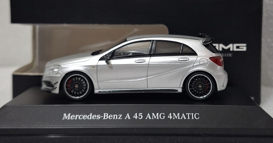 Mercedes-Benz A45 AMG (W176) 4MATIC Iridium Silver 1:43 Spark B6