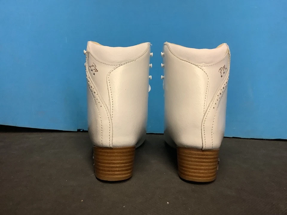 Risport RF3 PRO 靴子 仅全新 尺寸 23.0 AA( 额外尺寸可选) — 第 4/4 张图片