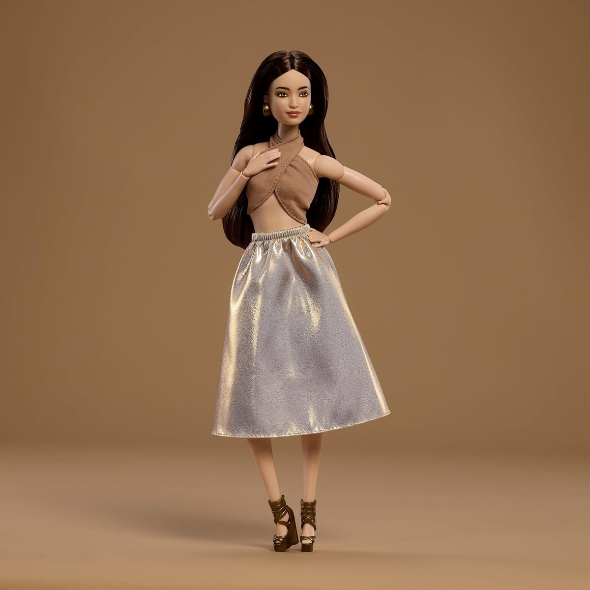BARBIE Signature Basics Model 06 Doll Wavy Brunette Hair Posable