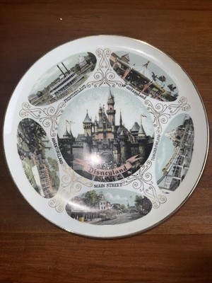UNIQUE 1960's ''Disneyland Park Souvenir'' - NWT Decorative Hanging Plate Lands''