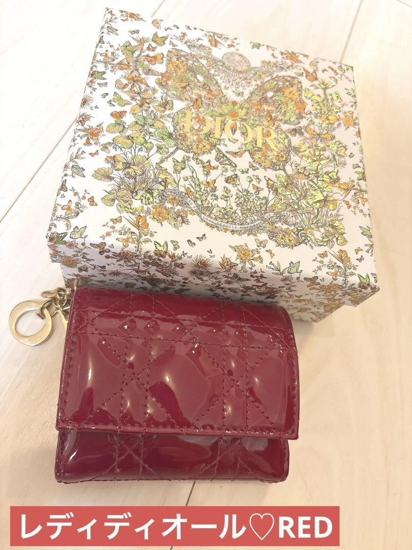Portefeuille Lady Dior rouge avec boite de Noël limitée occasion