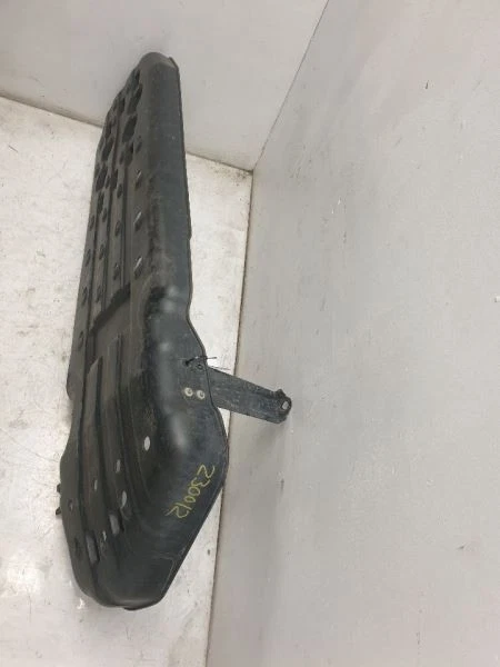 2006 TOYOTA SEQUOIA LIMITED 4.7L 8CYL FUEL TANK SPLASH GUARD ASSEMBLY  - Image 3 of 4