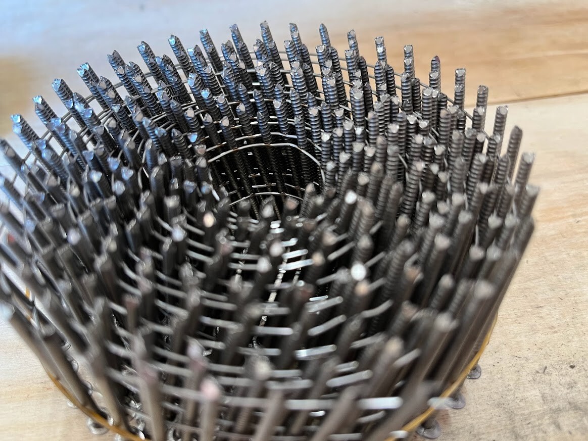 2.5 x 50mm Flat Wound Wire Coil Nails. Galvanised, Ring. 15 Degree