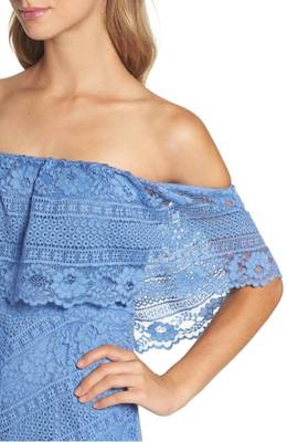 hanii y beaded lace detail dress Faviana Beaded Lace Applique Prom Dress 11227 main image 1