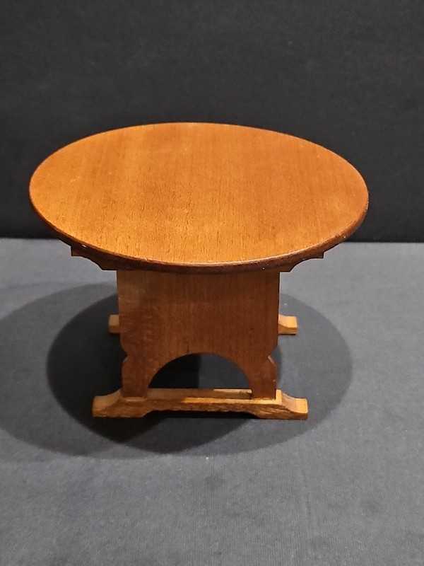 VINTAGE DOLLHOUSE MINIATURE WOOD DINING ROOM TABLE OPENING 3.5” TOP DIAMETER
