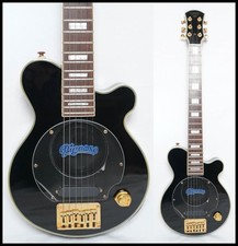 Pignose PGG-259 BK Mini Guitar with Built-in Amplifier,Excellent Condition