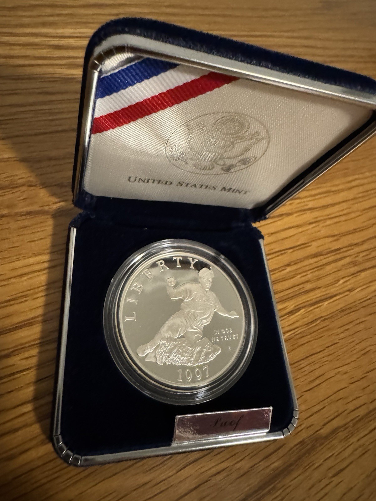 Uncirculated 1997 US Mint Jackie Robinson $1 Silver Proof Coin 0.9 COA & Box