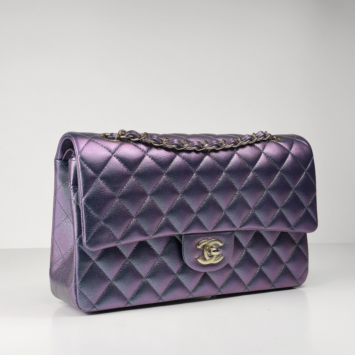 Chanel クラッチバッグ 紫 ファー シャネル 24P フラップバッグ ハート型ボールチェーン パープル