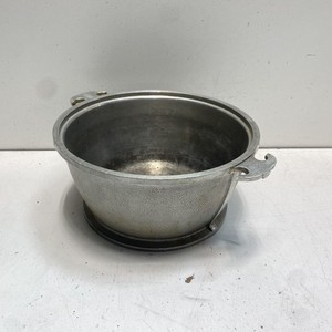 Guardian Service Hammered Pot