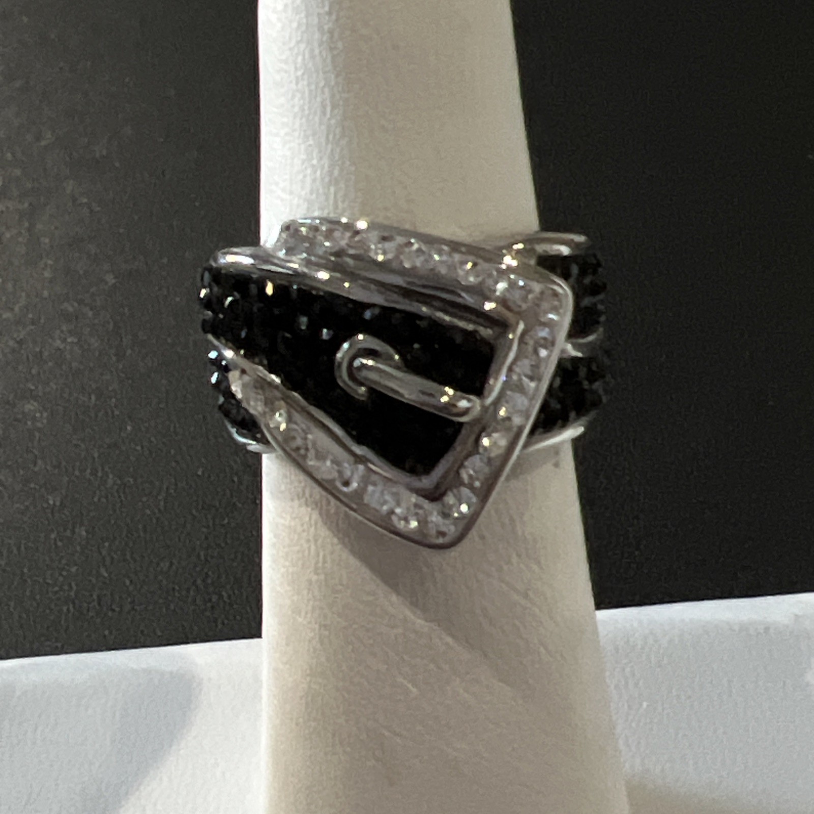 Pretty Ring Size 5 - image 6