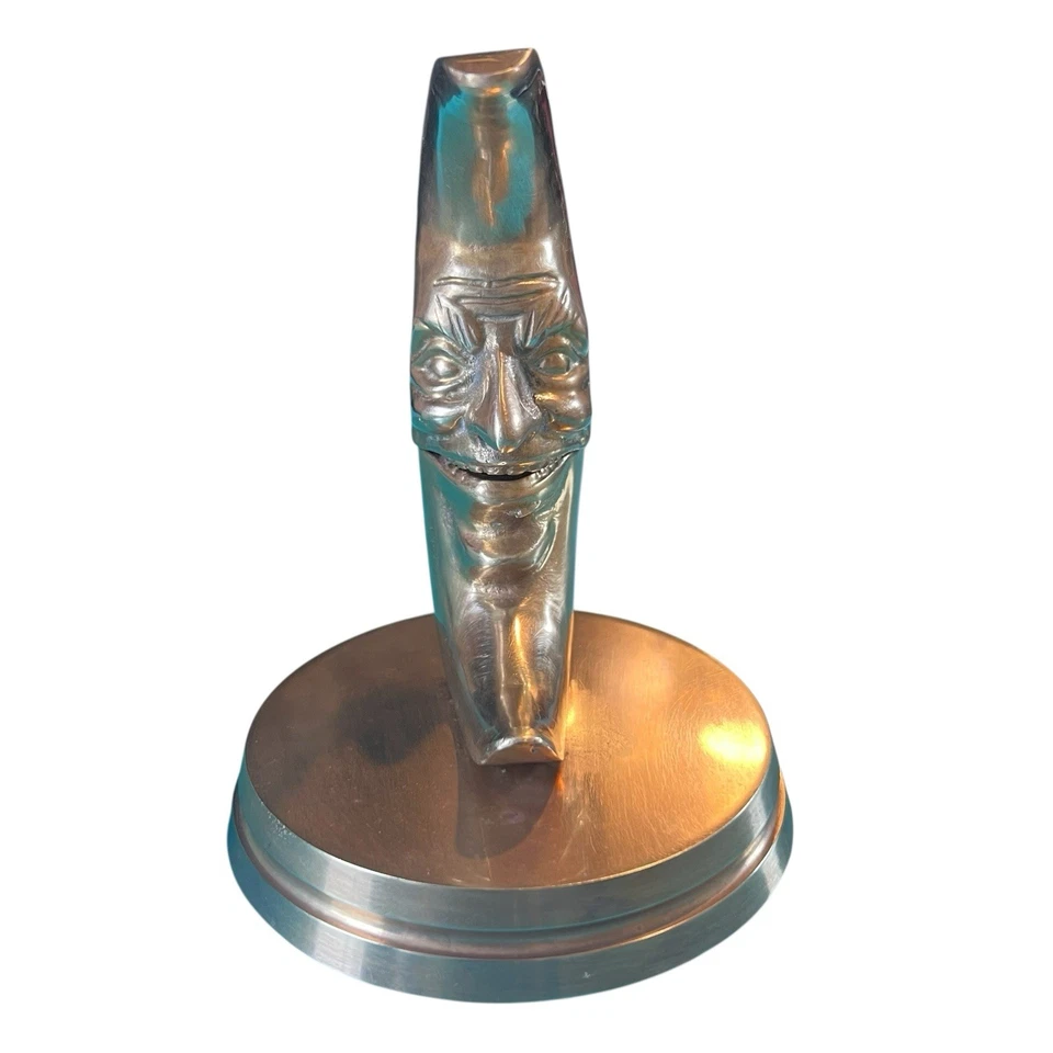 Cascanueces de latón macizo de colección Hombre en la Luna pieza única de decoración celestial Foto 4 de 4