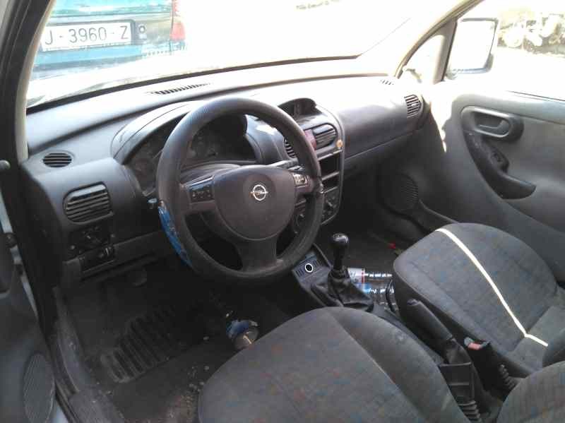 Foto 9 di 10
