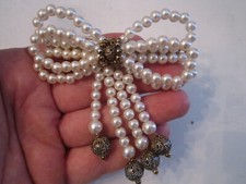 VINTAGE FAUX PEARL HAIR CLIP - TUB SC-5