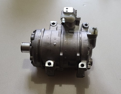 08-17 Honda Odyssey 38810-RGL-A02 Genuine A/C Air Compressor - Picture 4 of 4