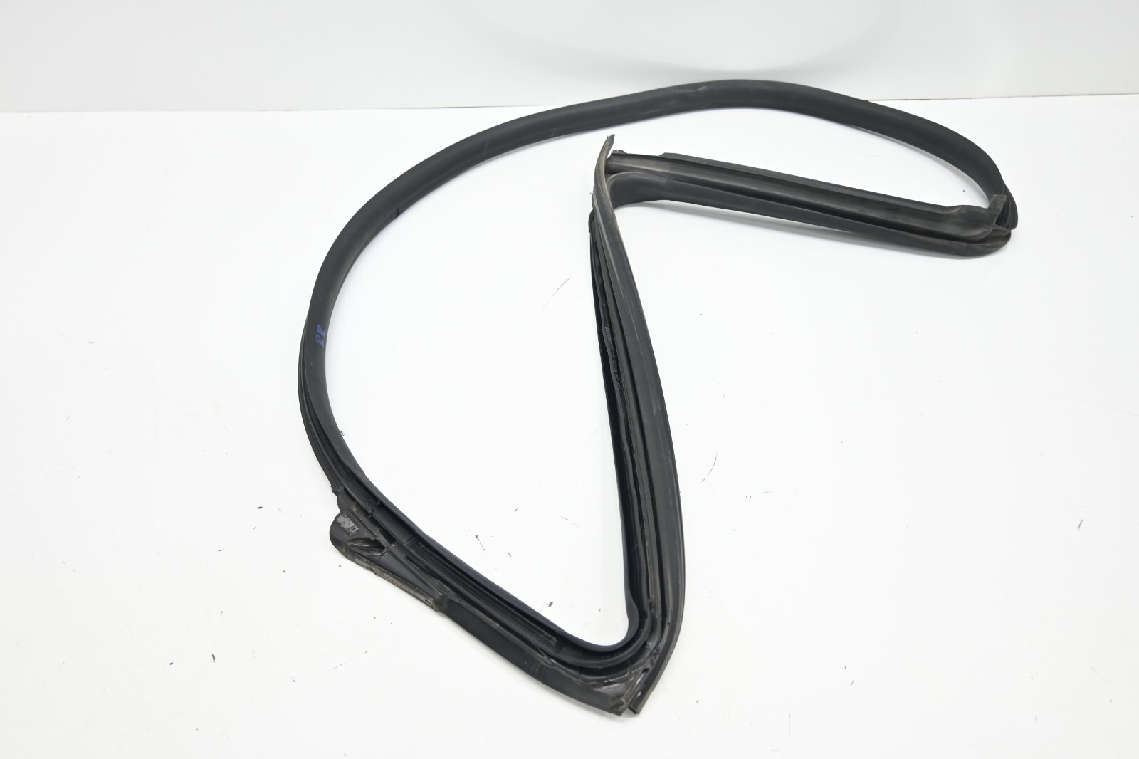 Maserati Ghibli 2014-2020 REAR+RIGHT Weatherstrip