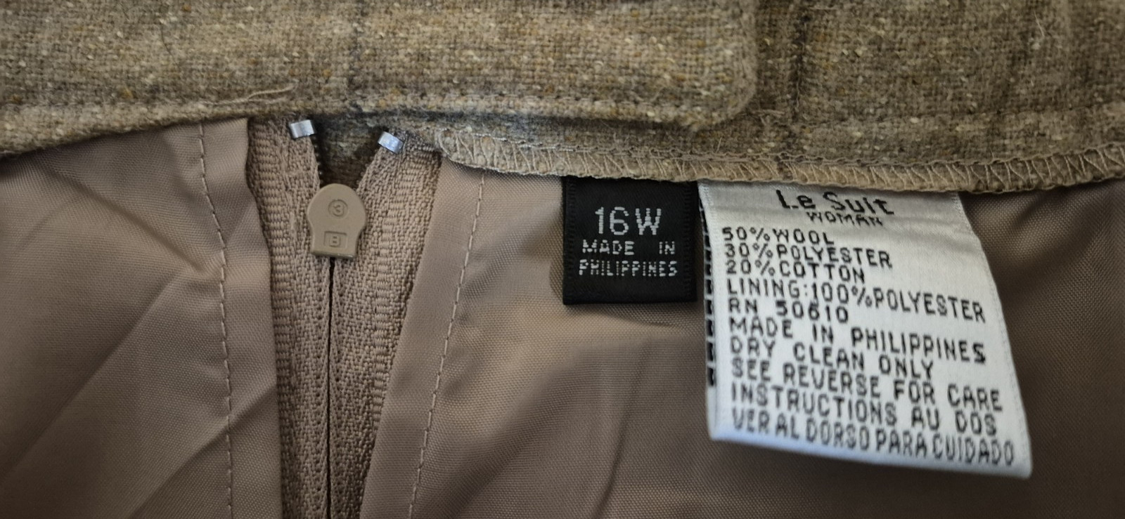 Le Suit   Wool Blend  Suit  Skirt And Long Jacket    Size 16 W