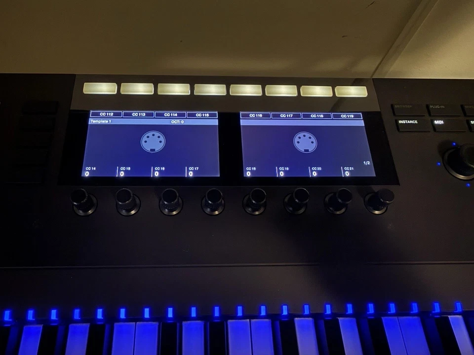 Native Instruments Komplete Kontrol S88 MK2 Keyboard Controller. Great Condition - Image 2 of 4