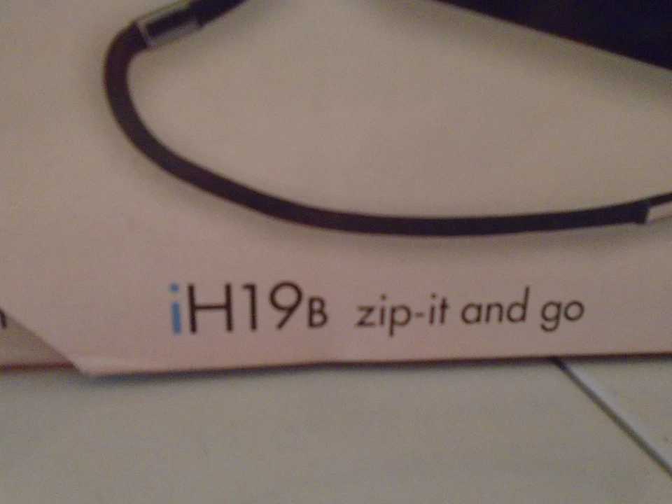 iHome2Go Speaker iPod Portable Sound System Model iH19b Black NIB - Image 4 of 4