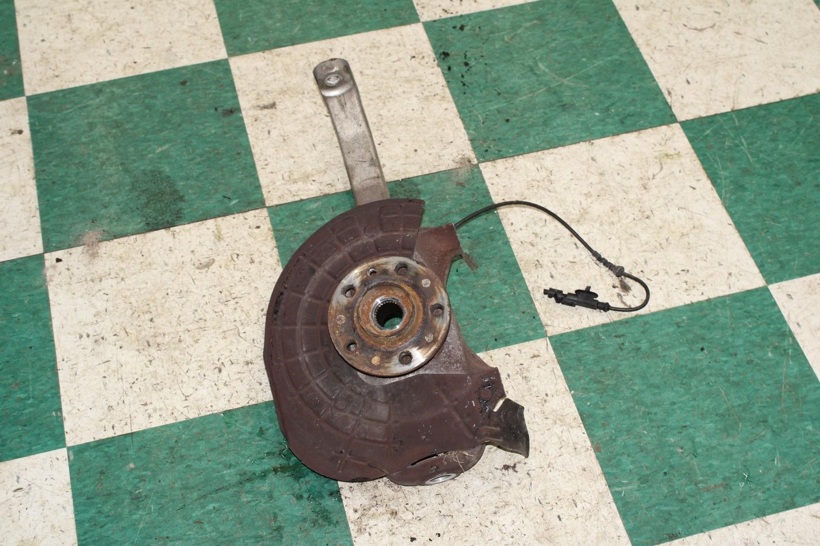 Maserati Ghibli 2014-2017 Front Right Steering wheel hub