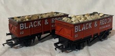 Hornby R021 - 20 ton Steel Mineral Wagon Black & Reoch with load x2 GC unboxed