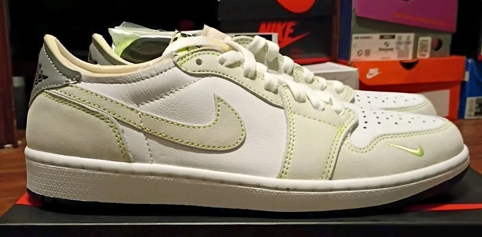 Talla 8.5 - Air Jordan 1 Retro OG Low Ghost Green Foto 3 de 4