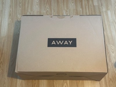 NEU | AWAY Travel   Hartschalenkoffer The Bigger Handgepäck in Jet Black