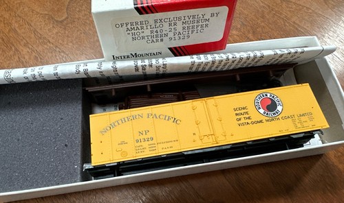 Intermountain HO Kit Amarillo RR Museum R40-25 Reefer Northern Pacific #91329 NY | Zustand: New