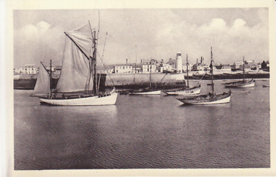 Old postcard 29 - Le Guilvinec - The entrance to the port