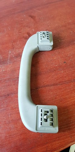 BMW 3ER E90 E91 DACHHALTEGRIFF VORNE LINKS / RECHTS IN GRAU 7033659