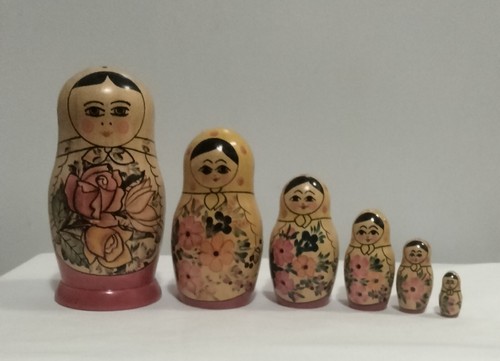 Vintage 6.25 " Tall Nesting Doll. 6 Pieces. - Picture 12 of 19