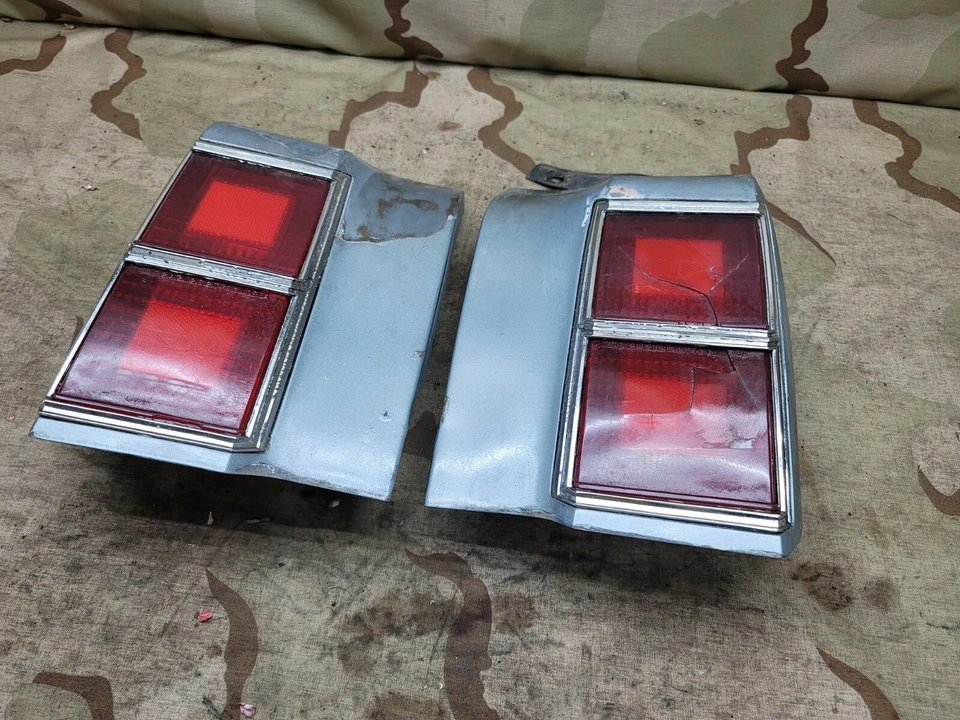 76 77 Oldsmobile 442 1976 1977 luz trasera bisel extensión derecha izquierda OEM Olds  Foto 2 de 4