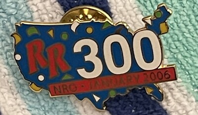 RED ROBIN Blue 300 NRO January 2006 RR Restaurants Lapel Pin Rare Vintage