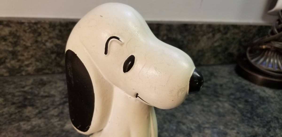 Adorable Vintage Snoopy Coin Bank 7