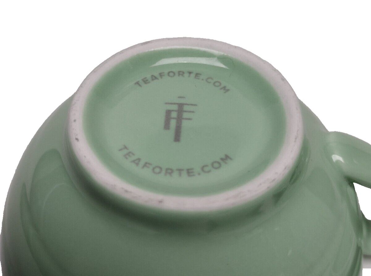 Tea Forte  Covered Emerald Green Cafe Tea Cup w/Lid w/hole for Teabag and Tray