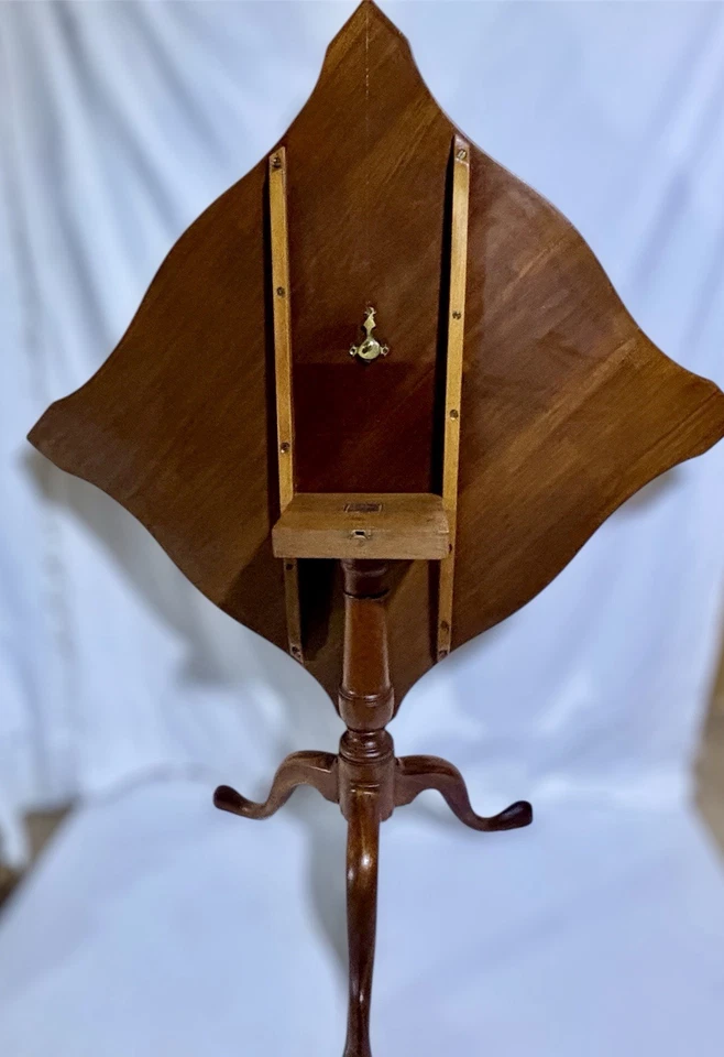 18th Century Serpentine Tilt Top Tea Table Georgian Mahogany Tripod Pad Feet - Image 2 of 4