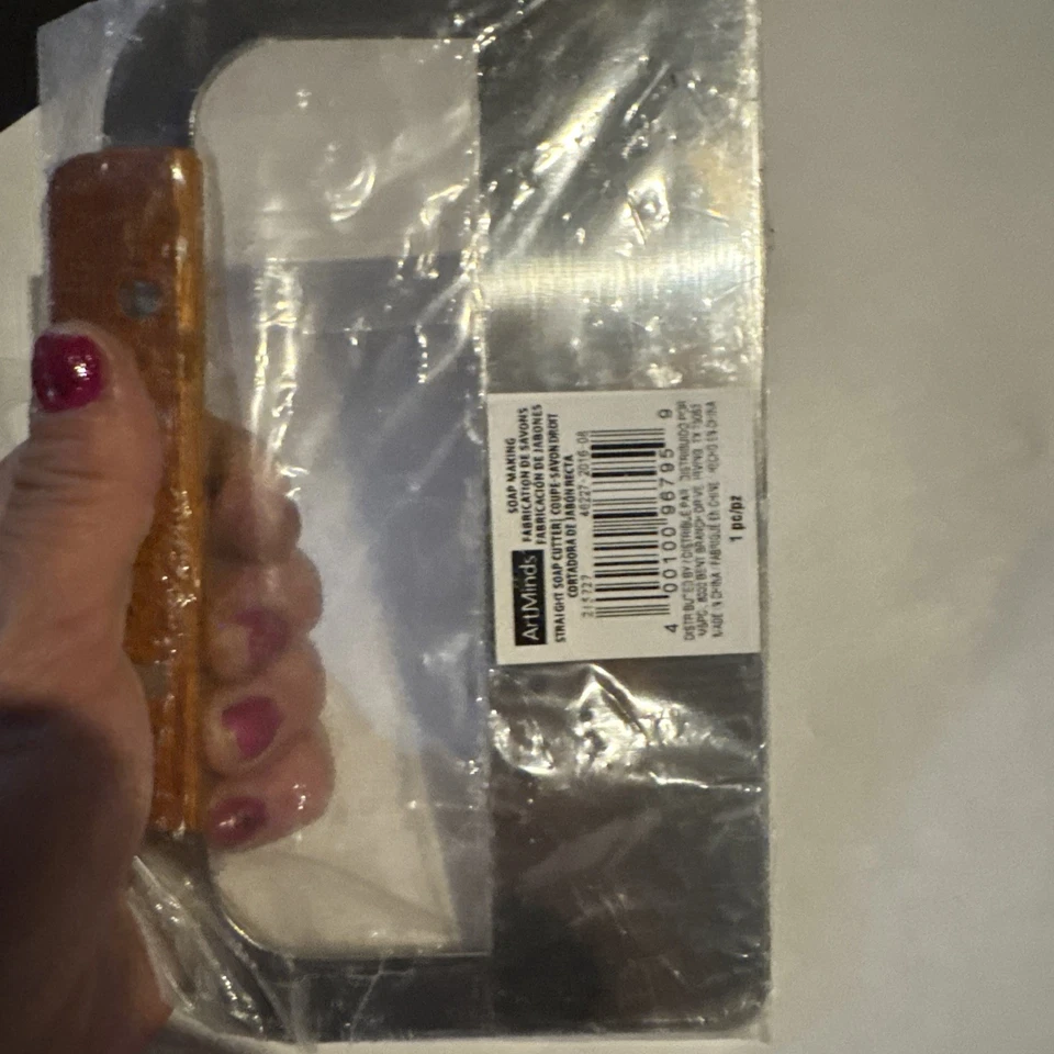 Straight Soap Cutter, Cuts 4-5 oz Soap Bars never used - Image 4 of 4