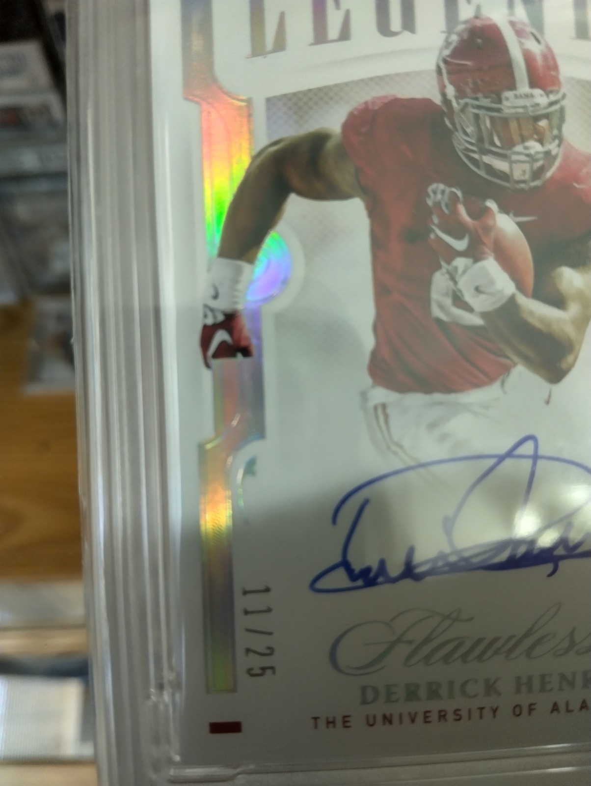 2021 Flawless Collegiate Derrick Henry Campus Legends Auto /25 PSA 8 view 3