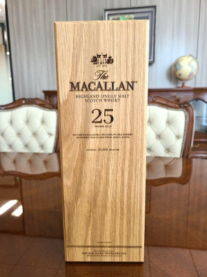 Empty Macallan 25 Year Scotch Whiskey Bottle with Wooden Box Single Malt Japan