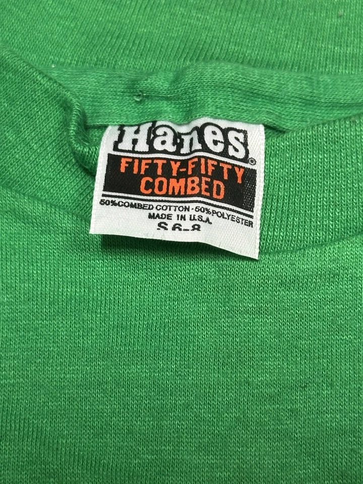 Niños vintage años 80 “My Moms A Quilter & Our House Is In Pieces” talla pequeña Foto 4 de 4