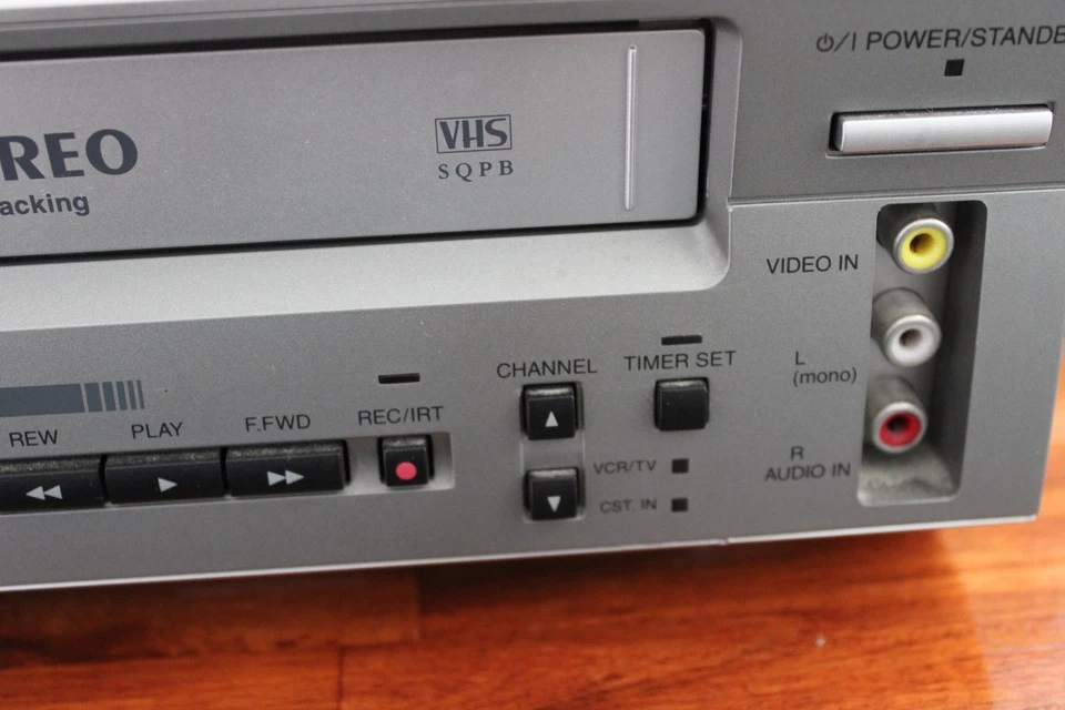 Combo reproducción Hitachi DVD/VCR DV-PF2U, sin control remoto, PARA REPUESTOS DVD VHS NO FUNCIONA Foto 4 de 4