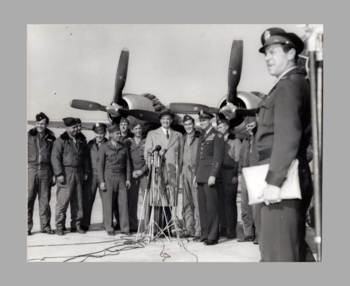 WW2 Era Photo USAF Crew Triple Ace Flyer Clarence Bud Anderson | eBay