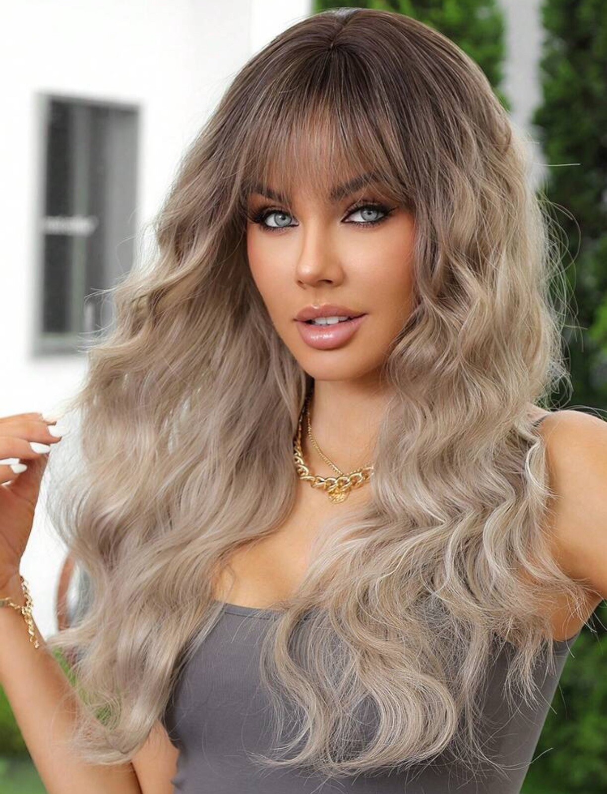 Perruque brune bouclée à frange avec 4 bonnets inclus Modèle Chloé - 2