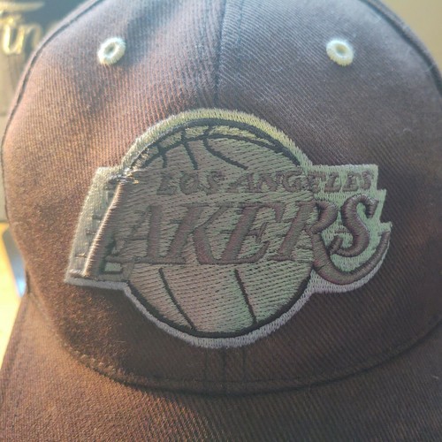 2 NBA Caps - VTG L.A. LAKERS (Twins) + NBA FINALS (New Era) - Picture 5 of 14