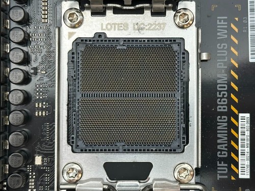 ASUS TUF Gaming B650M-PLUS WiFi AM5 MicroATX AMD Motherboard READ - Afbeelding 8 van 9
