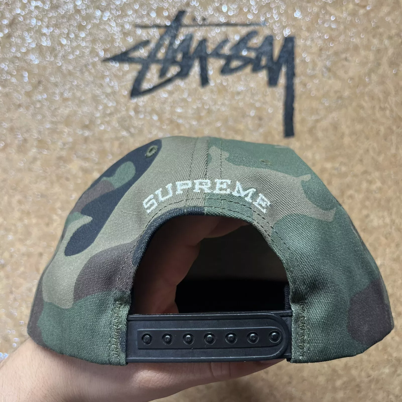 LOGO SCRIPT SUPREME CLOUDDED 5 PANNEAUX CAMO SNAPBACK   FW17