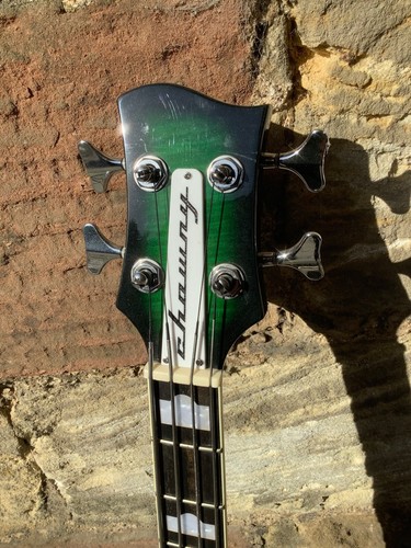 Chowny Bass Guitar, Green, Ex Big Country, Ex Scott Whitely (Autographed) - Picture 10 of 15