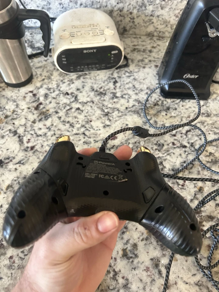 PowerA Fusion Wired Controller For Xbox One And PC- Black And Gold - Image 2 of 4