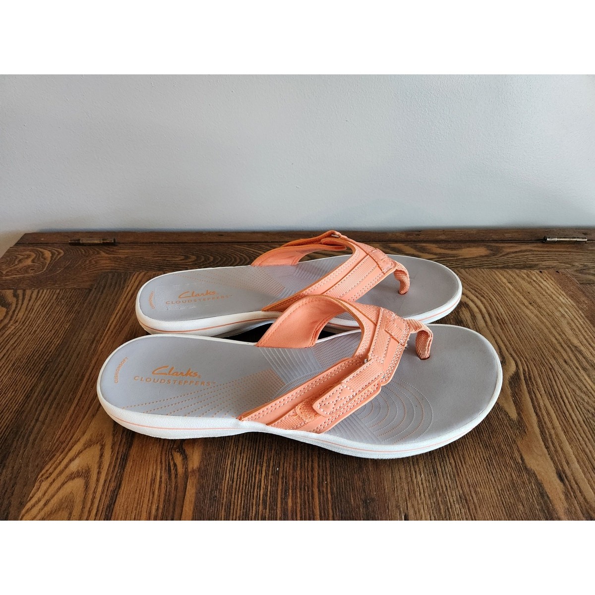 Clarks Cloudsteppers Sea Breeze Women Flip Flops Coral Synthetic sz 10