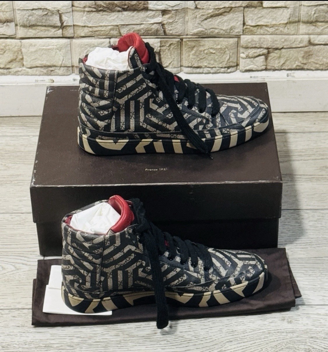 구찌 GG 칼레이도 캔버스 하이탑 스니커즈 남성용 사이즈 9GUS 9½ 정가 $750.00 2