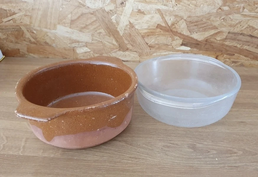 Lot De 2 Plats Au Four Céramique Et Verre Pyrex - Photo 1/1
